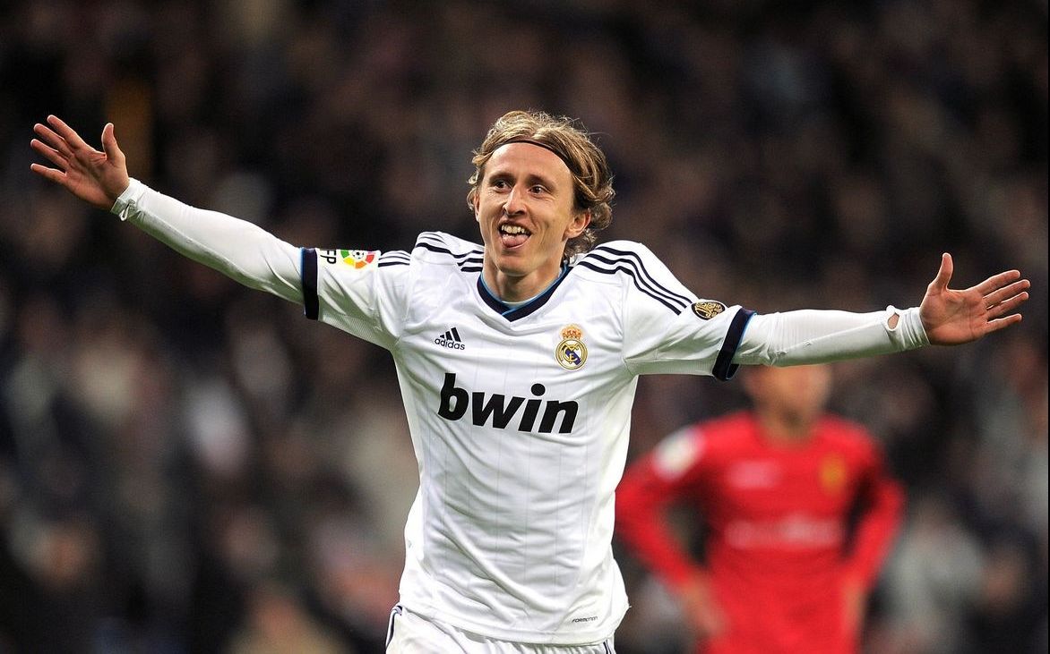 每体：巴萨密切关注阿尔瓦雷斯，但不急于谈判